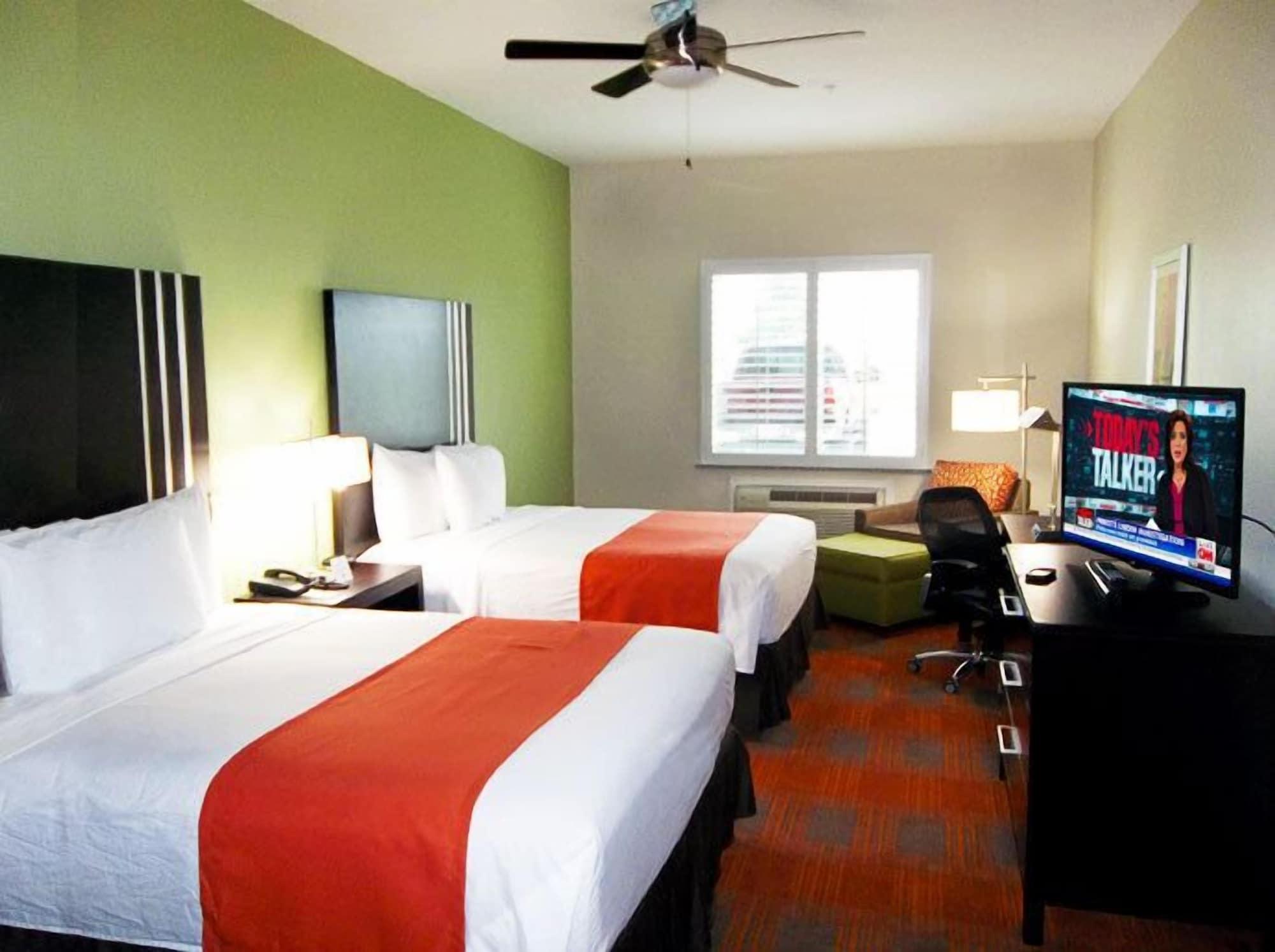 Quality Inn & Suites Victoria East Eksteriør billede