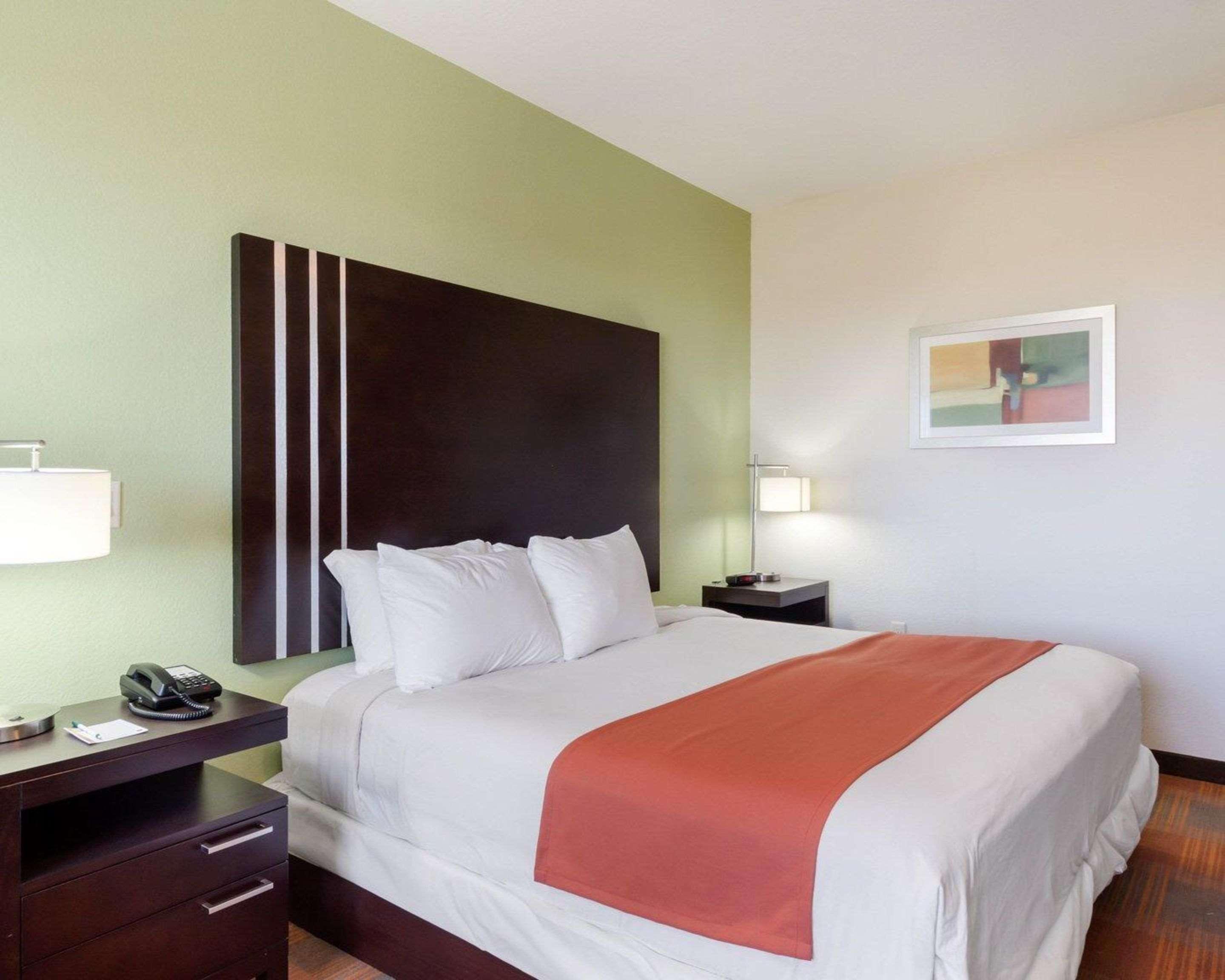 Quality Inn & Suites Victoria East Eksteriør billede
