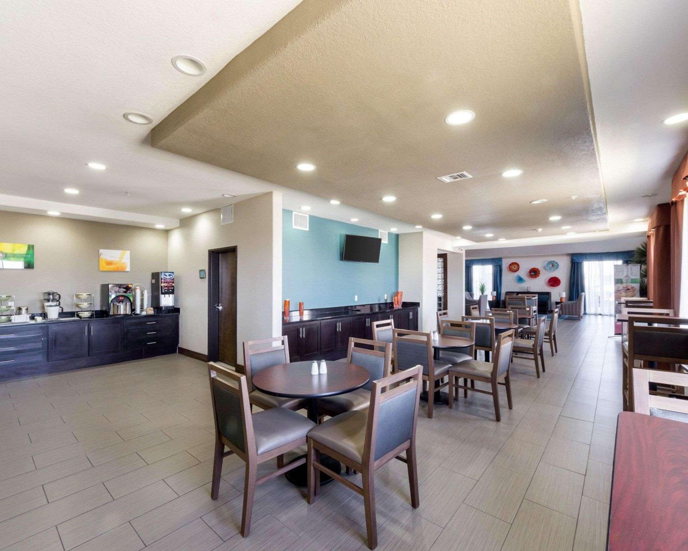 Quality Inn & Suites Victoria East Eksteriør billede