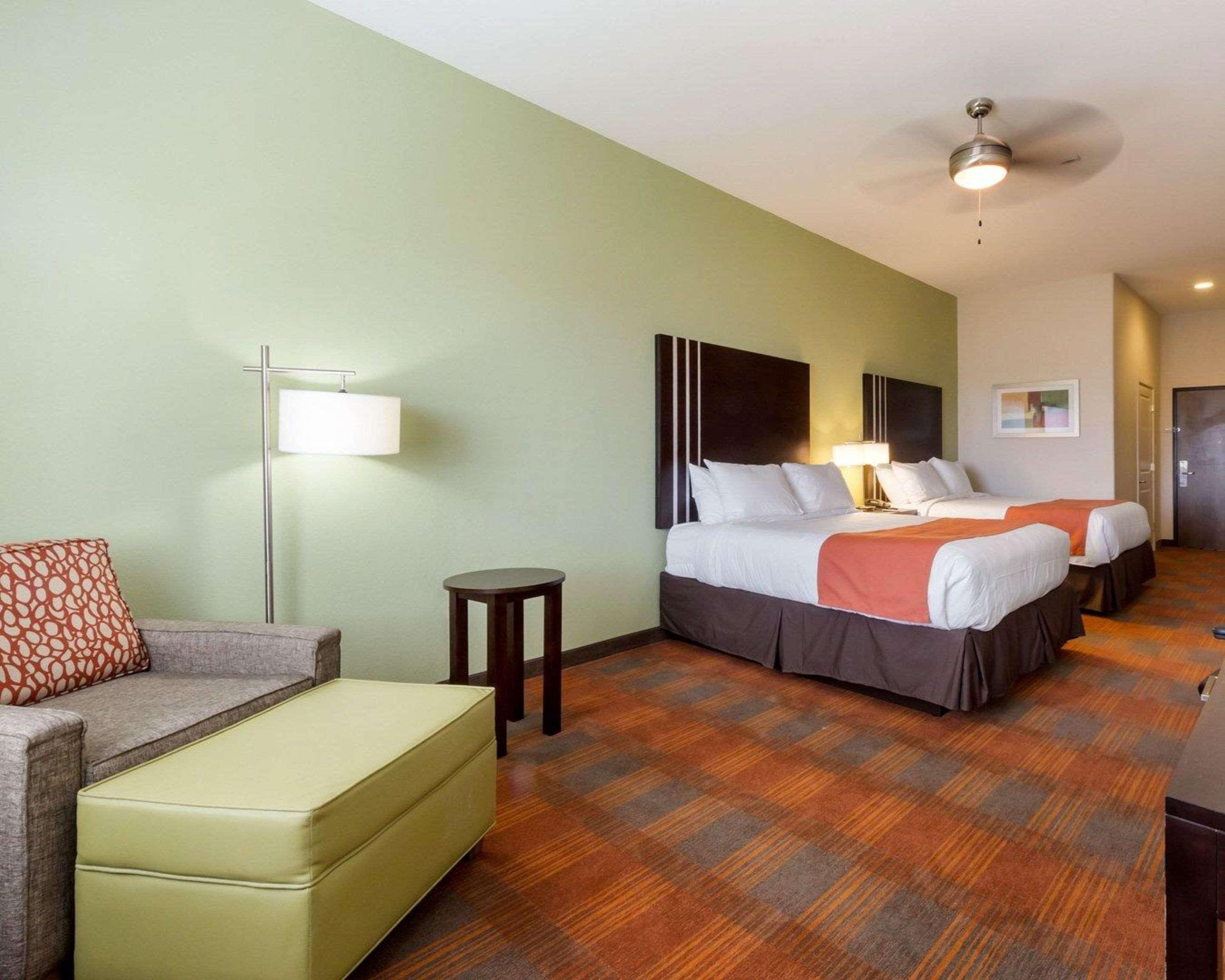 Quality Inn & Suites Victoria East Eksteriør billede
