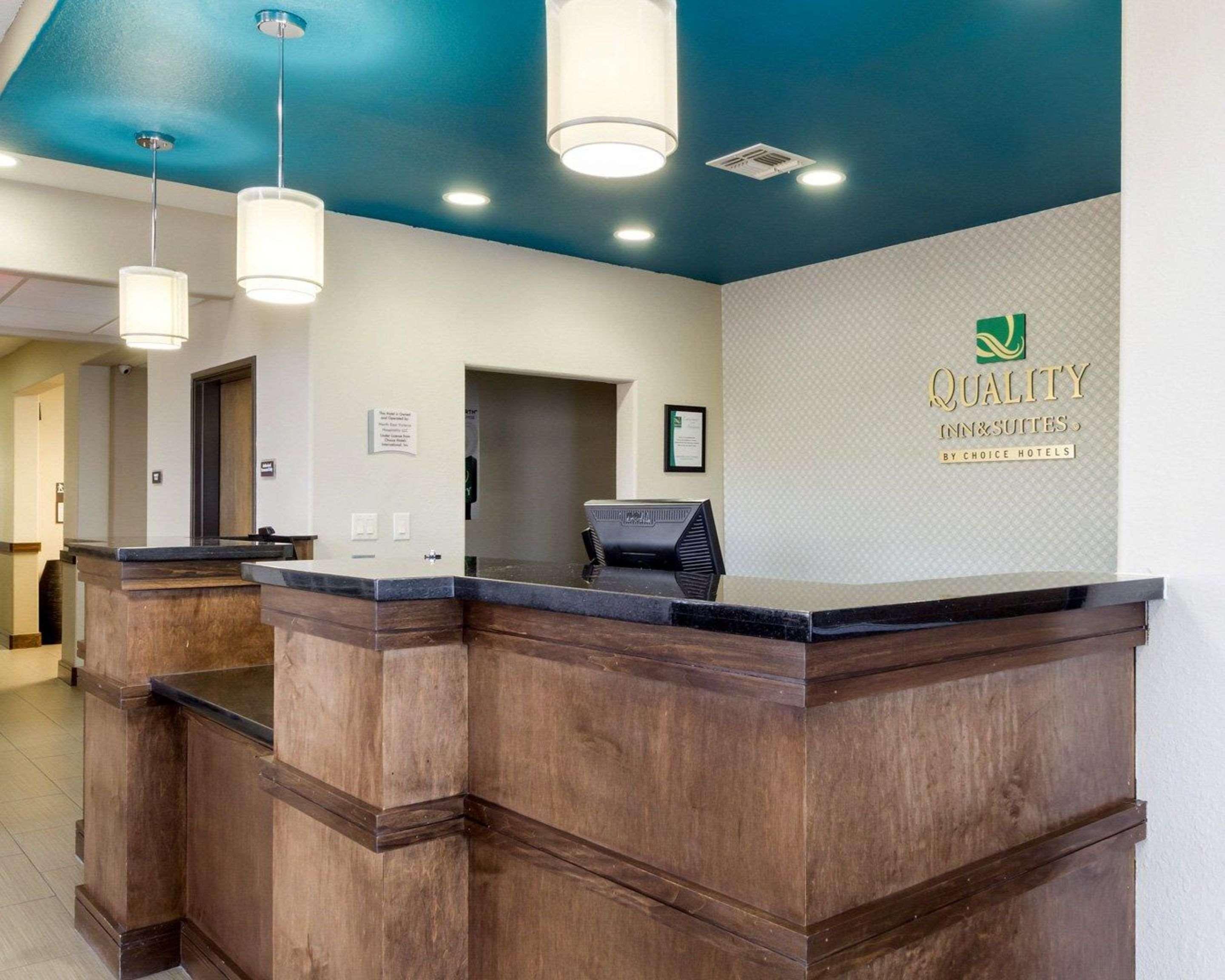 Quality Inn & Suites Victoria East Eksteriør billede